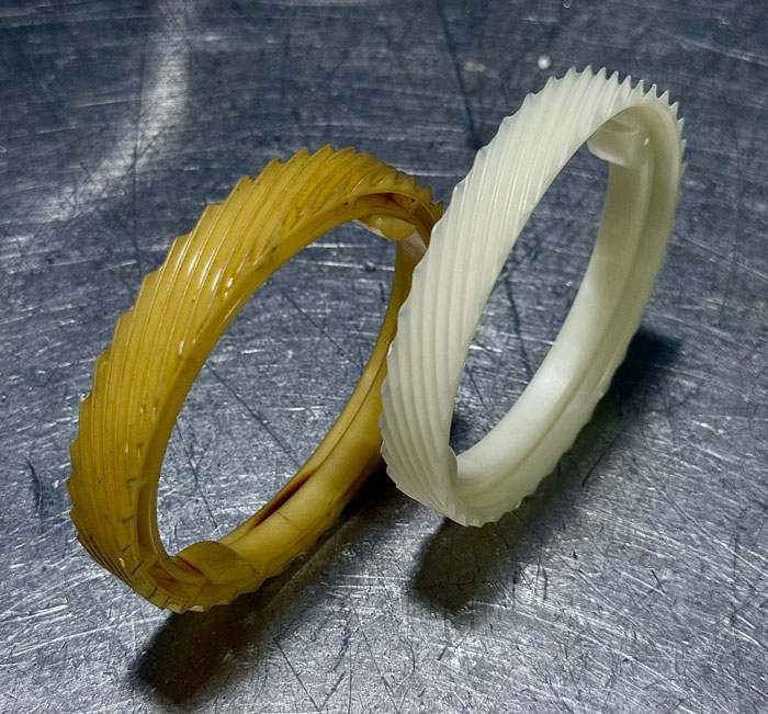 دنده کیلومتر روی هوزینگ گیربکس سانتافه 2700