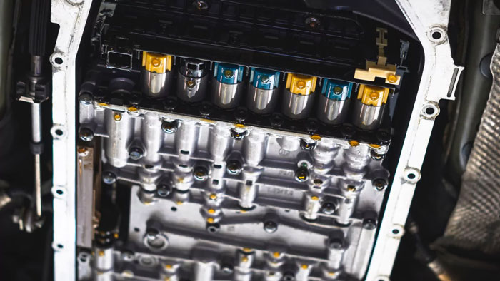 نشانه‌های خرابی سلونوئید گیربکس اتوماتیک و تعمیر آن