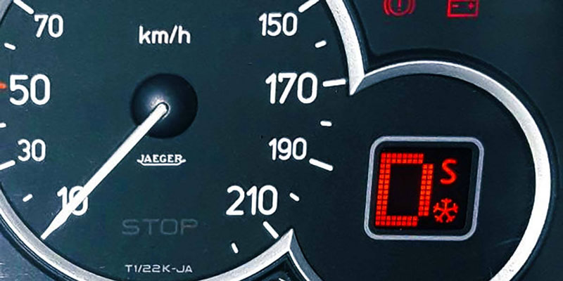 دلایل روشن شدن چراغ اسپورت و برف 206